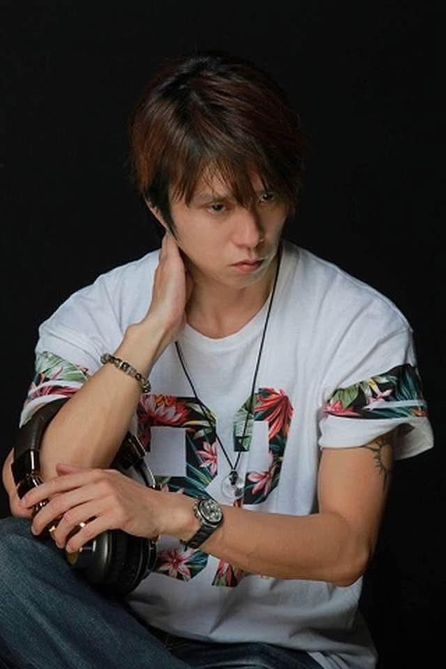 YOSHI KANOU